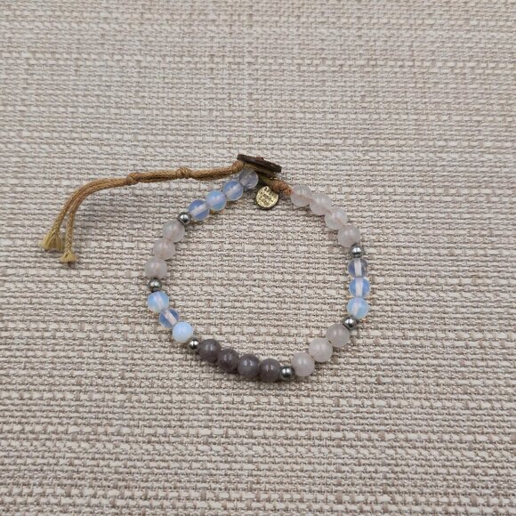 Jewelry - 7+1 Inch Opalite Quartz Labradorite Stone Cord Bracelet A7277